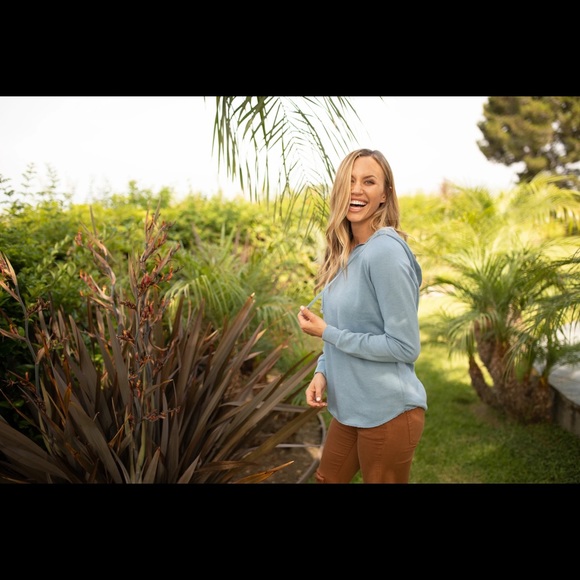 Newest Independent Sage Wave Beach cut hoodie - Picture 9 of 14